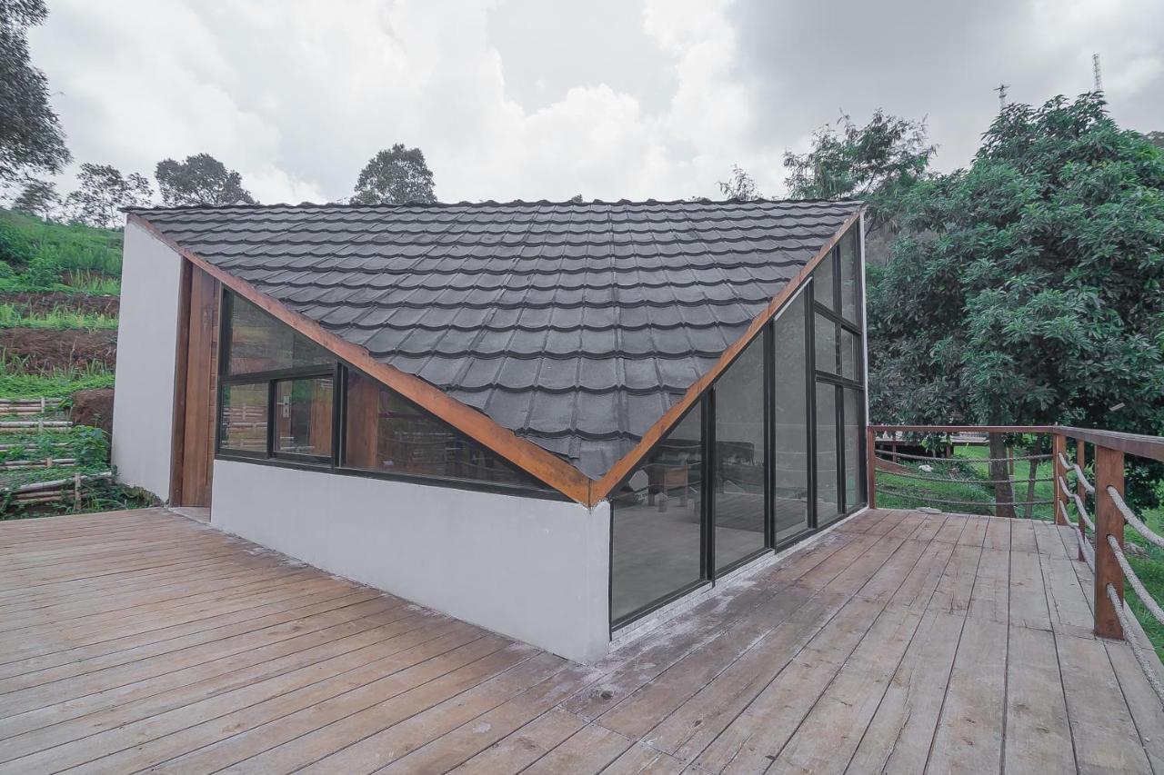 Reddoorz Resort Syariah Near D'Castello Ciater Subang Eksteriør bilde
