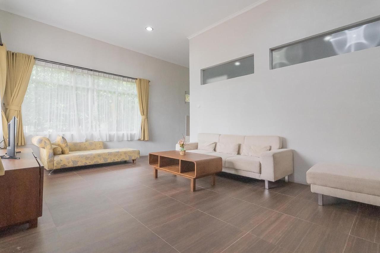 Reddoorz Resort Syariah Near D'Castello Ciater Subang Eksteriør bilde