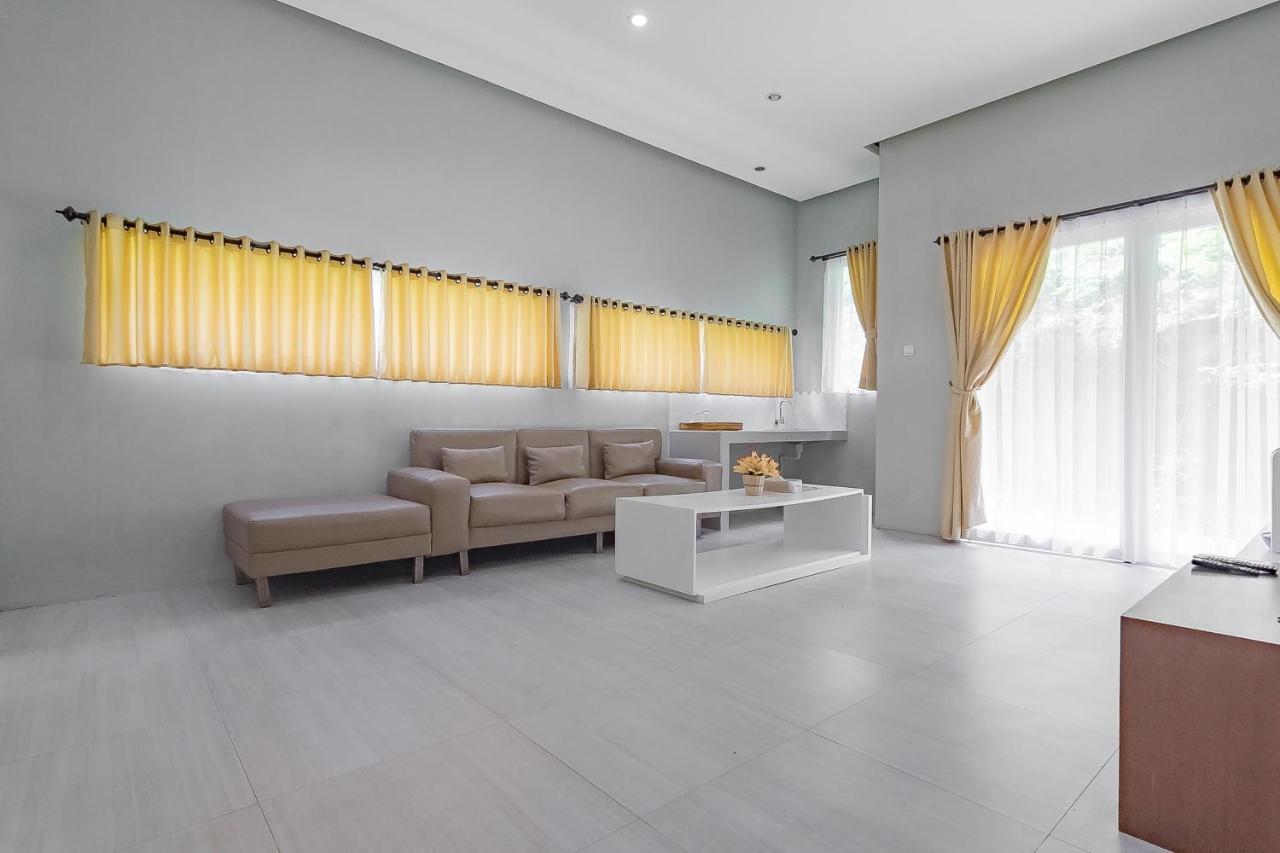 Reddoorz Resort Syariah Near D'Castello Ciater Subang Eksteriør bilde