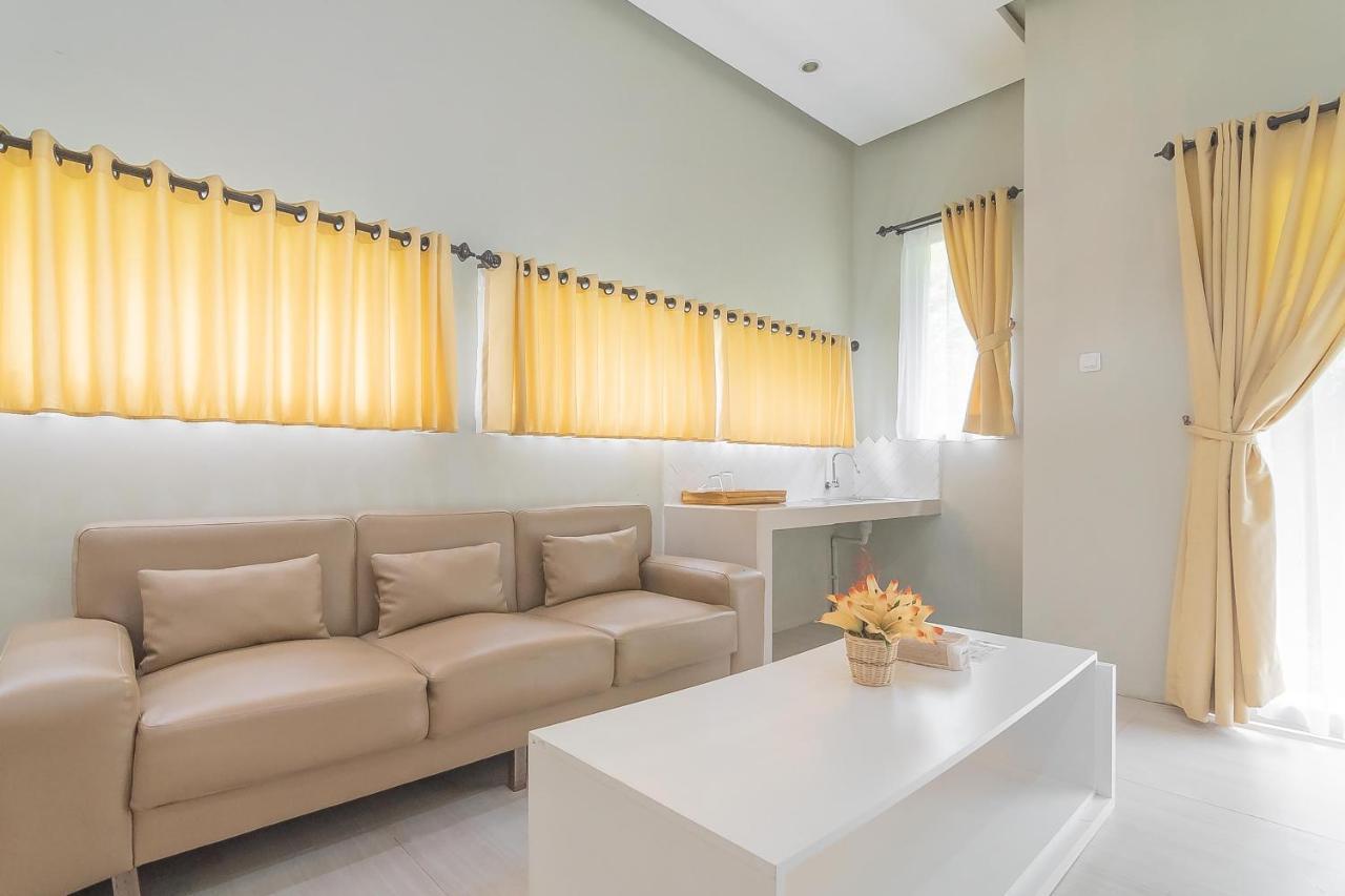 Reddoorz Resort Syariah Near D'Castello Ciater Subang Eksteriør bilde