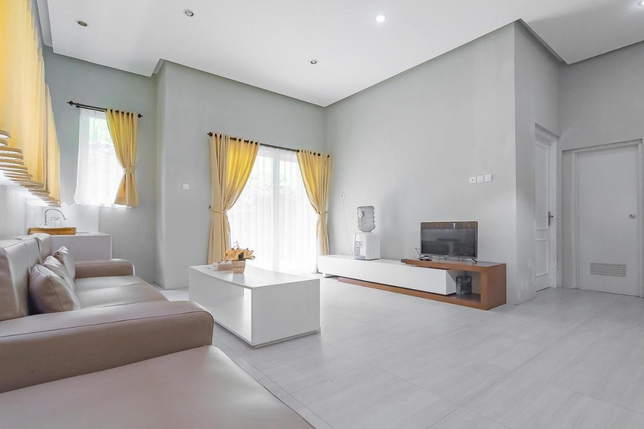 Reddoorz Resort Syariah Near D'Castello Ciater Subang Eksteriør bilde