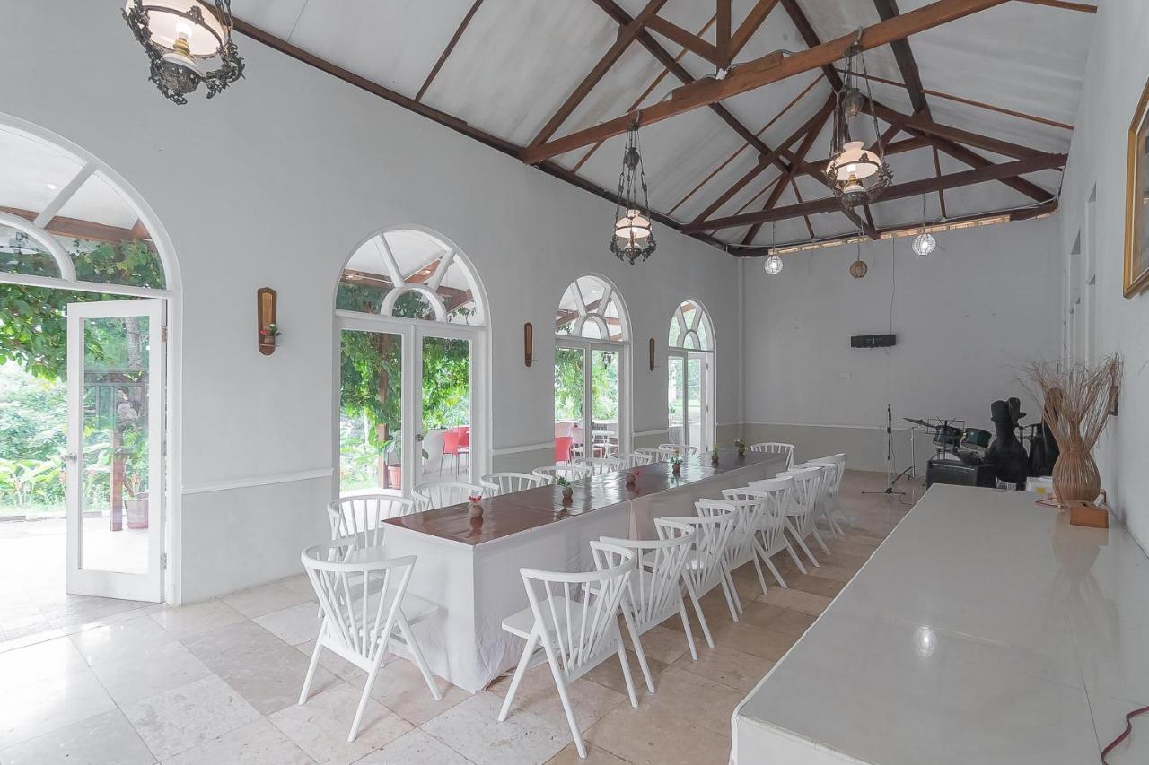 Reddoorz Resort Syariah Near D'Castello Ciater Subang Eksteriør bilde